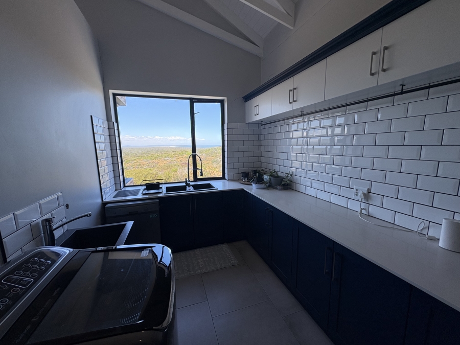 5 Bedroom Property for Sale in Pearl Bay Western Cape